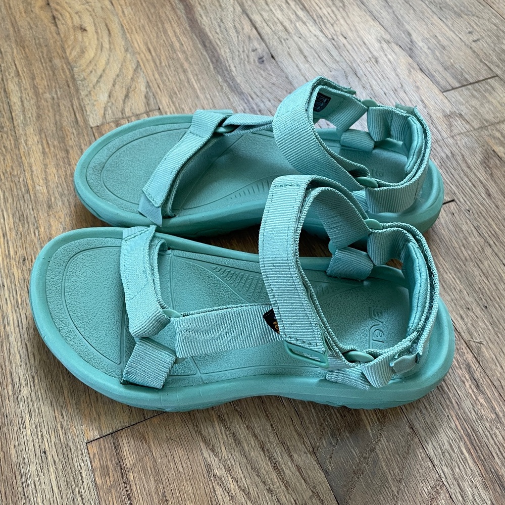 Teva Hurricane XLT2 mint green size 6